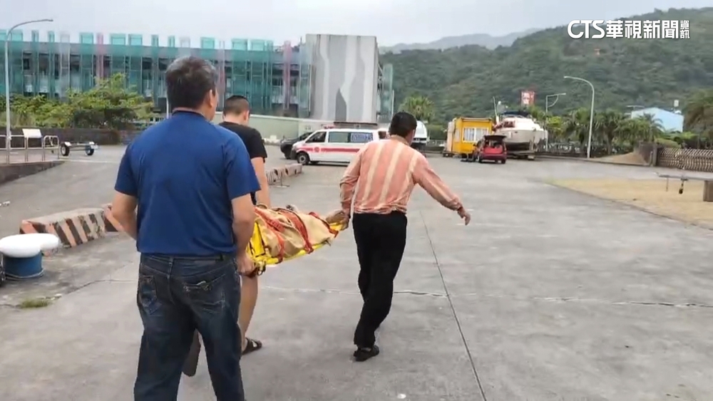 外籍人士外澳海泳　疑體力不支1人失蹤