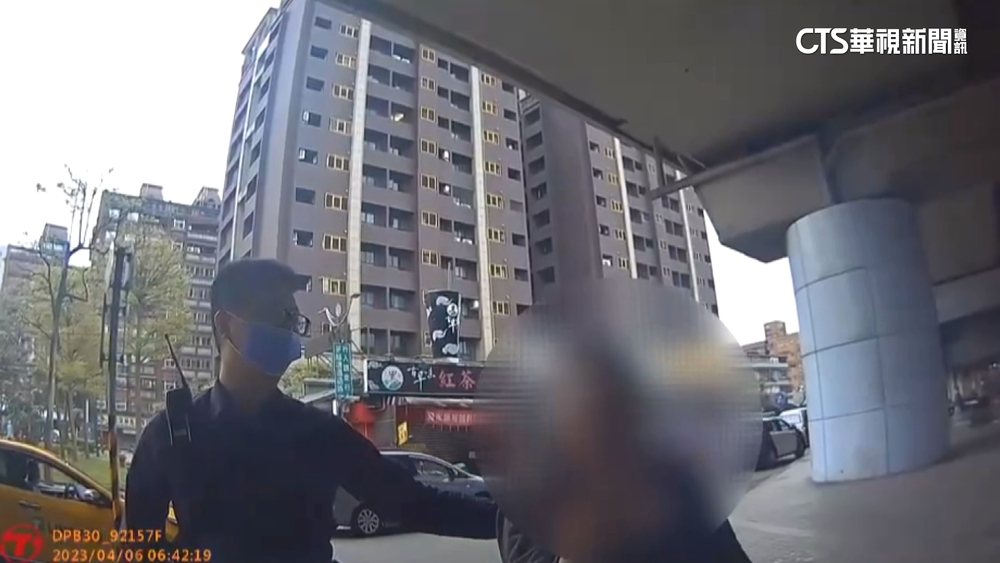 計程車外便溺爆衝突　醉男勒死小黃司機