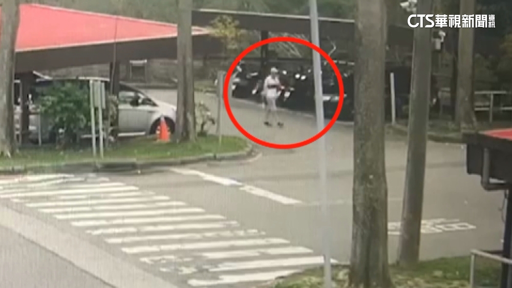 台中26歲受刑人逃脫畫面曝　翻牆徒步戴帽躲追緝