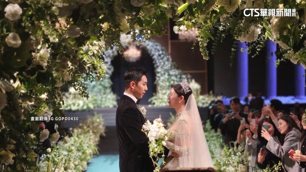 李昇基單膝跪唱「跟我結婚好嗎」　浪漫迎娶李多寅