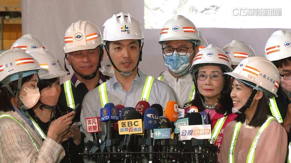 蓋捷運.協調「芯費」哪個難？　蔣萬安大笑未答...