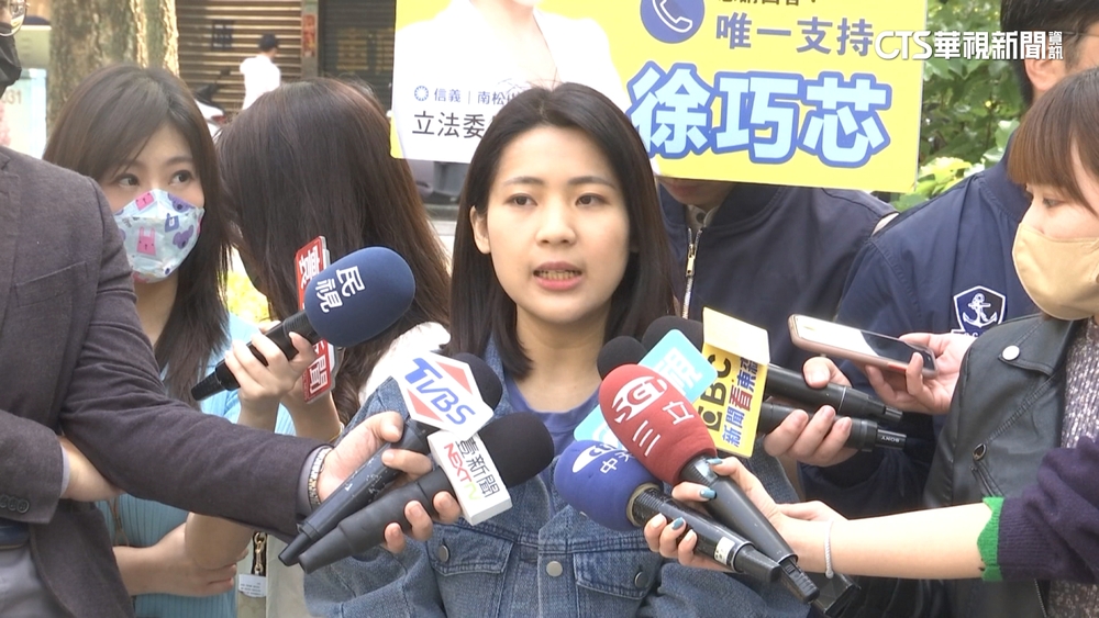 酸費鴻泰「可能不知該講什麼」　徐巧芯：我1人辯