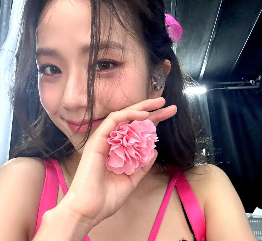 Jisoo《꽃FLOWER》紅遍全球 台語版「簡單啦」網笑翻：回不去了