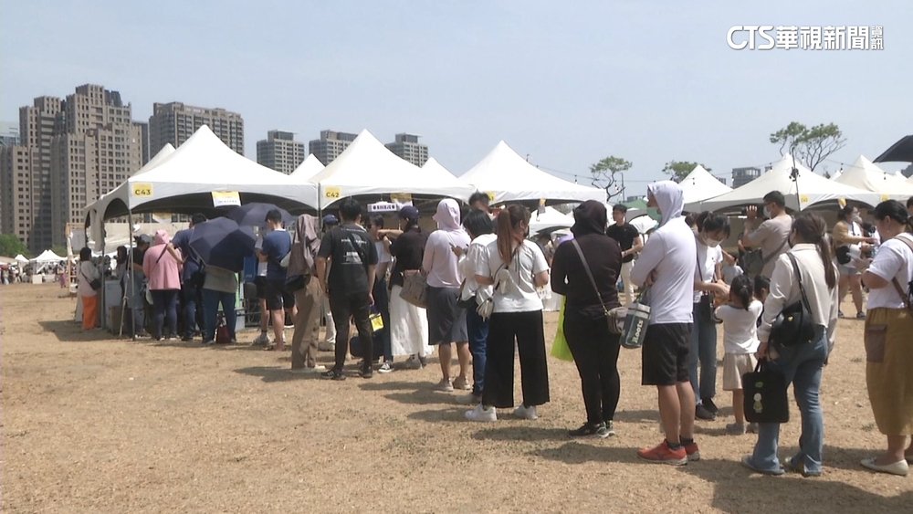 高雄咖啡市集塵土飛揚　民怨吃土　主辦方致歉