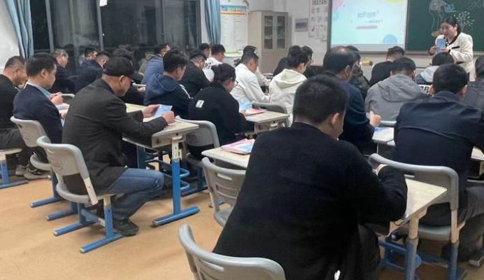 中國國小考爸爸對「孩子了解度」 有4成不及格 孩子一句話讓他們都哭了