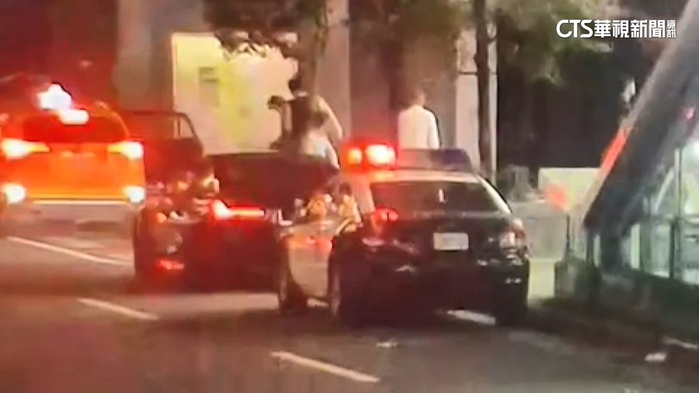 工作不順約同事喝一杯　醉男踹車大鬧東區