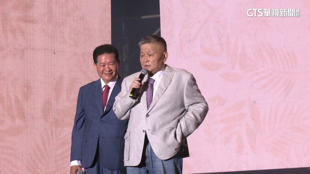 顏清標抱病出席起駕宴　身形消瘦致詞須人攙扶