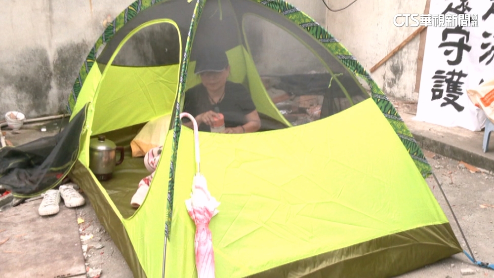 上週被拆屋不服　番仔路庄屋主回現場紮營續抗爭