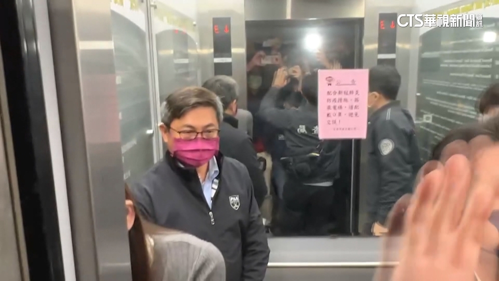 涉索賄又性招待　台南前經發局長陳凱凌延押3個月