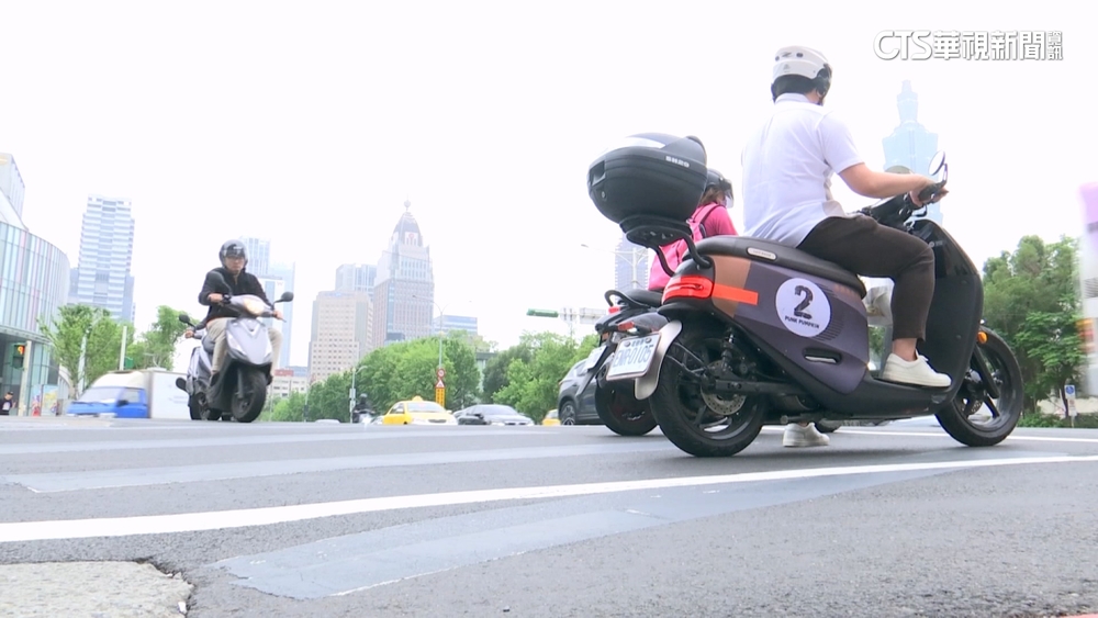 機車事故死亡多　交長：「擬取消二段式左轉」