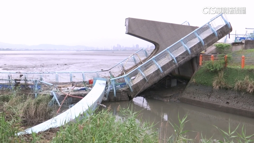 觀音坑溪橋「V字折成2截」　換鋼索突斷裂釀3傷