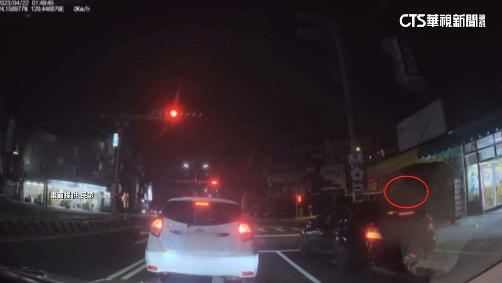 疑不滿被超車！　男台中街頭對空亮玩具BB槍遭逮