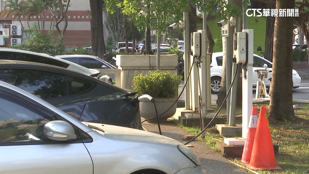 台中電動汽車暴增1倍　充電樁數被爆不足