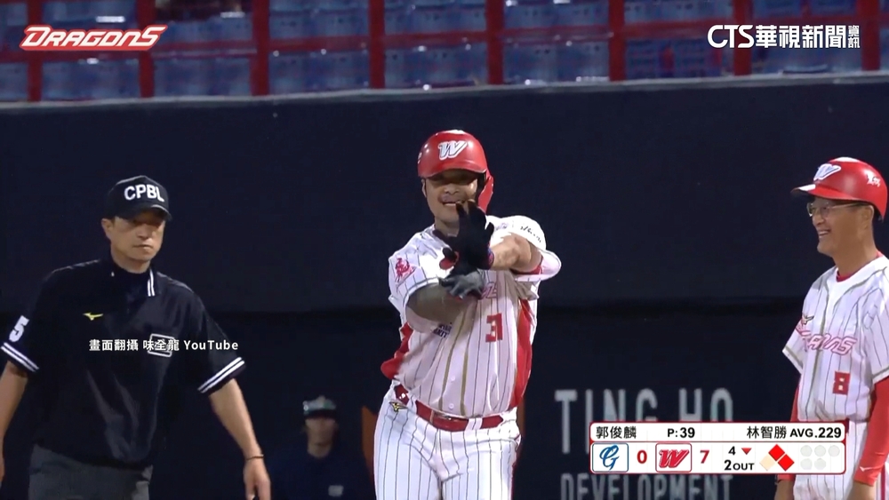 味全龍也懂Jisoo！　安打慶祝大跳「開花舞」