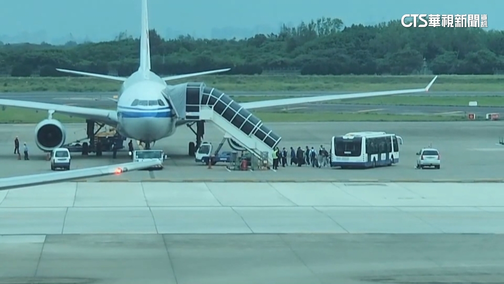 中國國航疑有爆裂物　桃機南跑道封閉3小時
