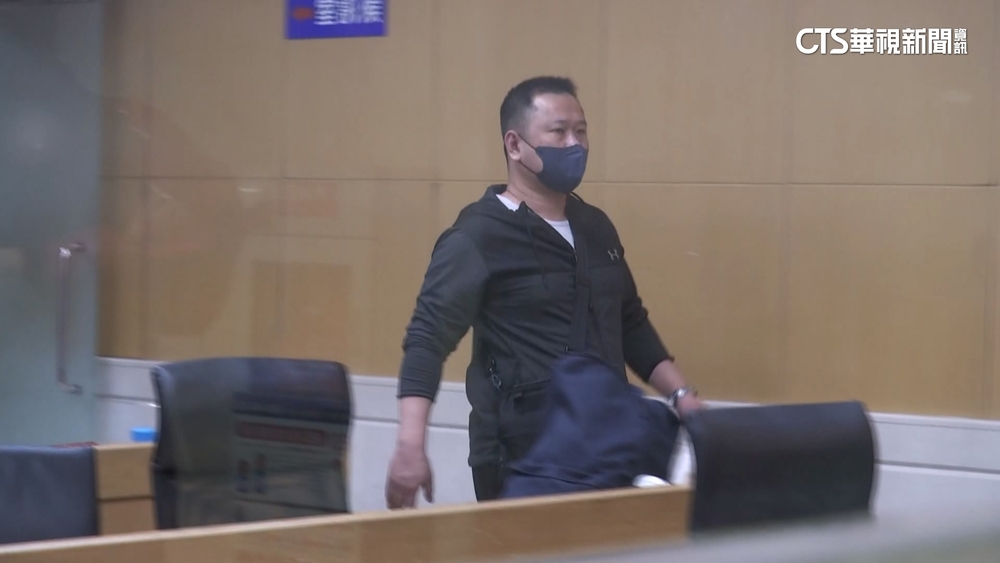 北市警偵查佐涉「偷個資傳友人」　深夜10萬元交保