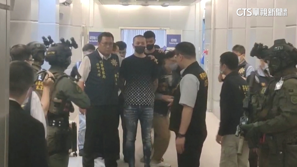 「鯨魚」涉策畫開轟當鋪　逃馬國遭警押回台