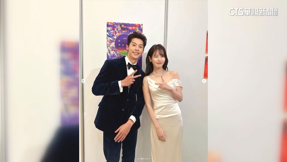 追星成功！許光漢百想頒獎　後台會女神IU成迷弟