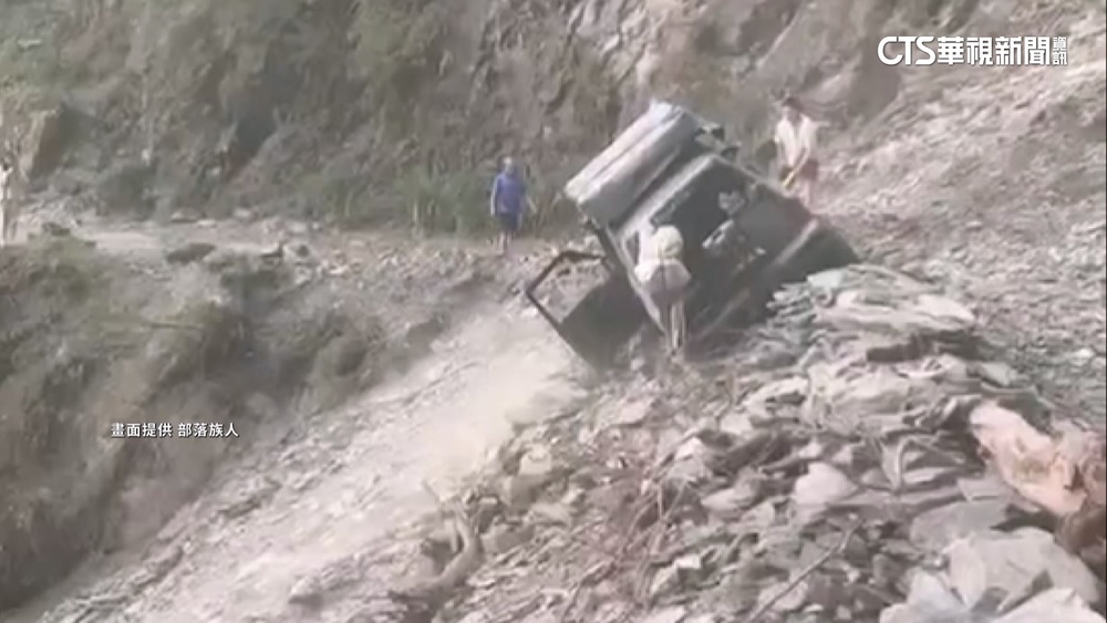 丹大林道坍方！吉普車墜谷拉繩難救　仍困逾10車