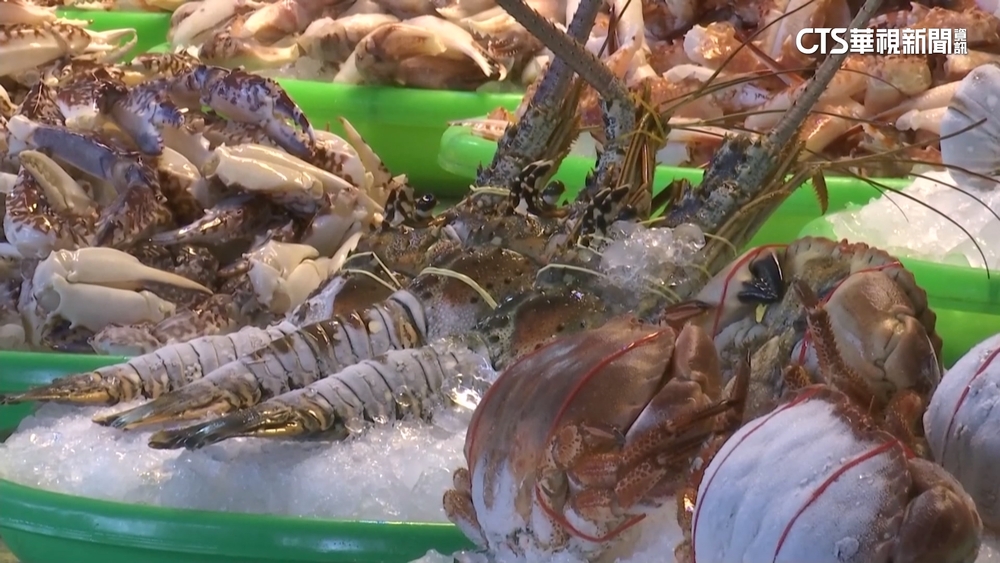 13人吃海鮮結帳4.1萬元　店家：澎湖捕撈.機場直送