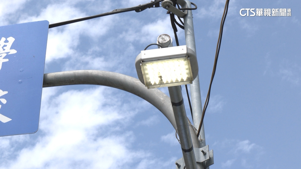 保障行人通行安全　台中「感應燈具」照亮斑馬線