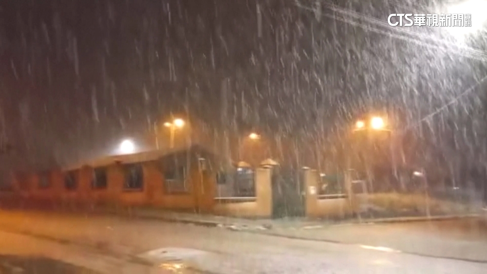 1天下了1個月雨量　玻利維亞雨.雪.冰雹夾擊