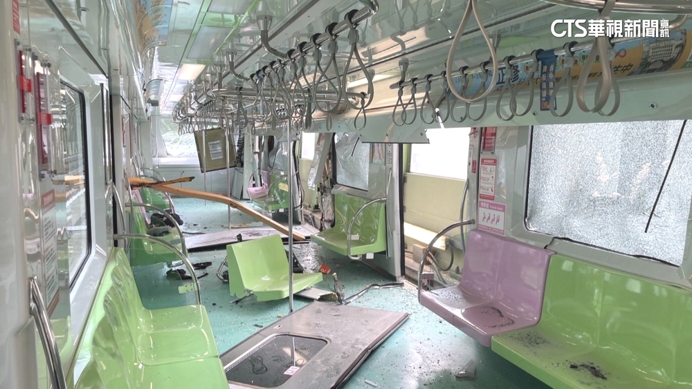 吊臂砸中捷　大學助理教授跌出車廂慘死