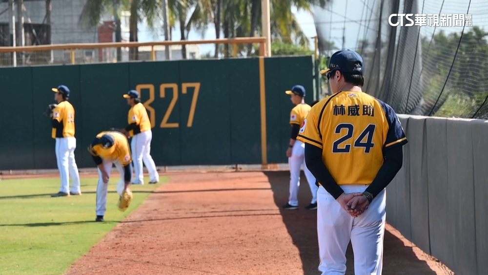 中信兄弟總教練林威助遭撤換　彭政閔將接掌兵符