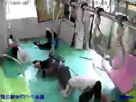 月台、車廂畫面曝光 中捷：隨車人員堅持到最後一刻