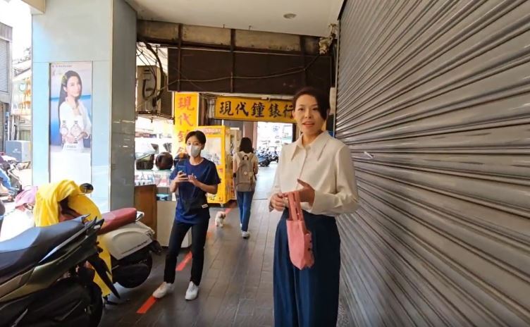 高虹安現身企鵝妹直播40秒 引鄉民正反兩面熱議