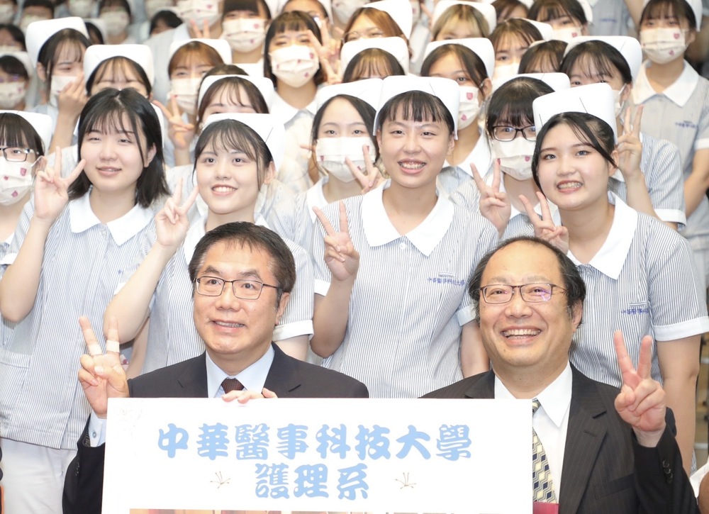 慶祝國際護師節 黃偉哲發文感謝護理師守護台南健康