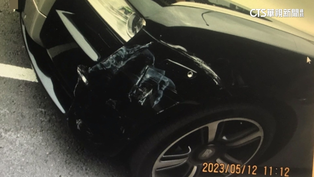 女駕駛轉彎撞千萬豪車！　車主二度遭撞超無奈