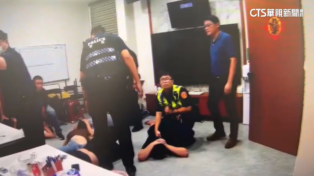 安平兩派酒客鬥毆疑開槍　警追出21人送辦