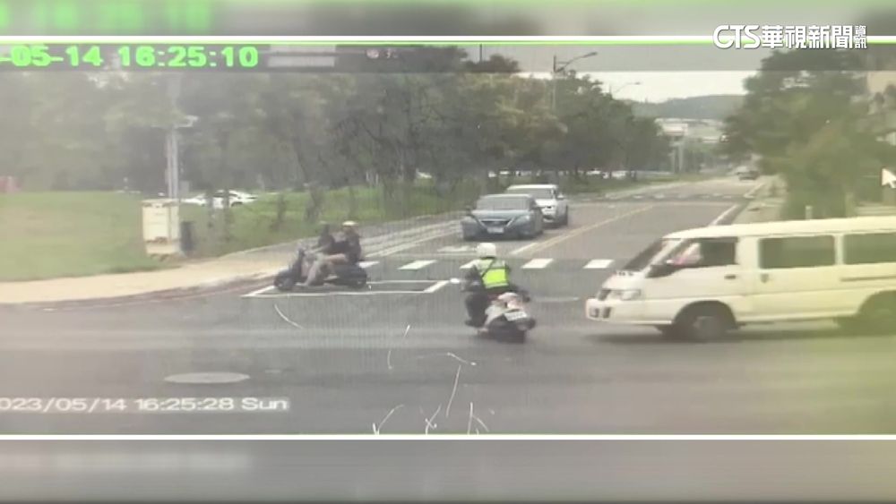 等紅燈「看到違規」　警闖紅燈欲攔停遭撞飛！