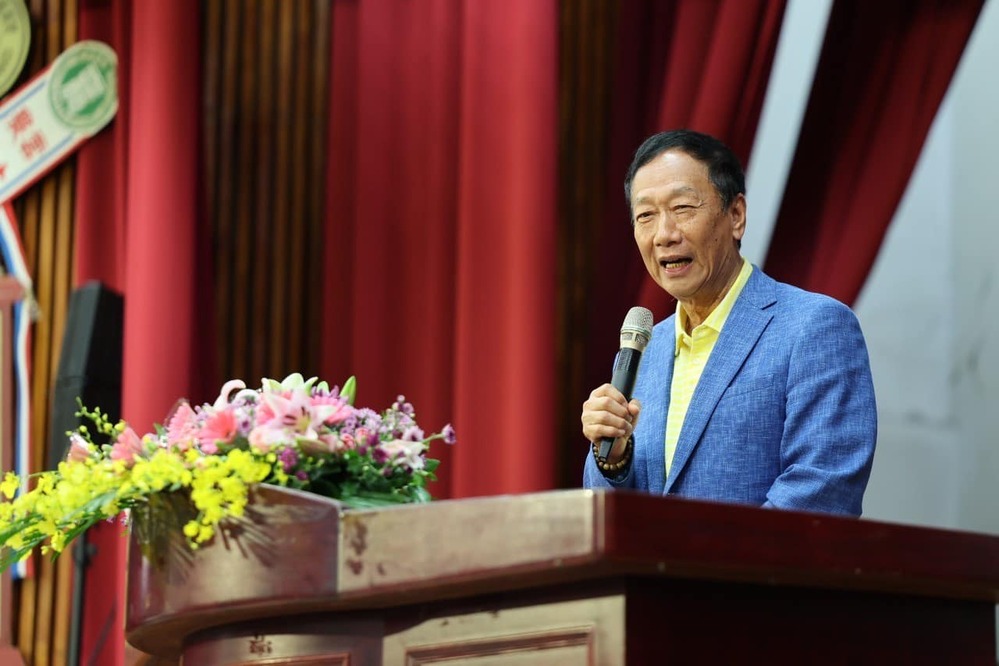 國民黨徵召侯友宜出戰2024！郭台銘：讓無能的政府下架！