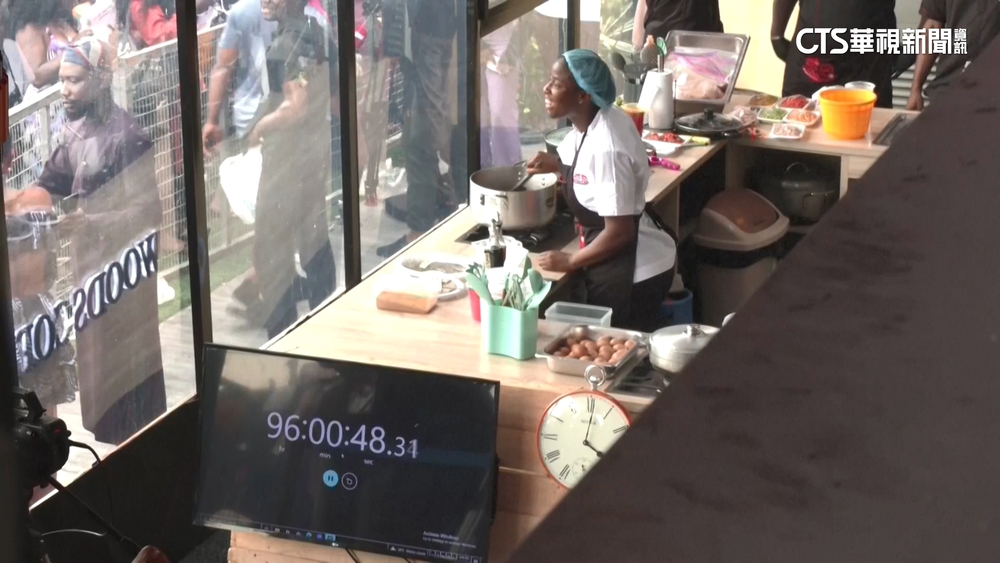 挑戰金氏紀錄　奈及利亞女廚連煮100小時