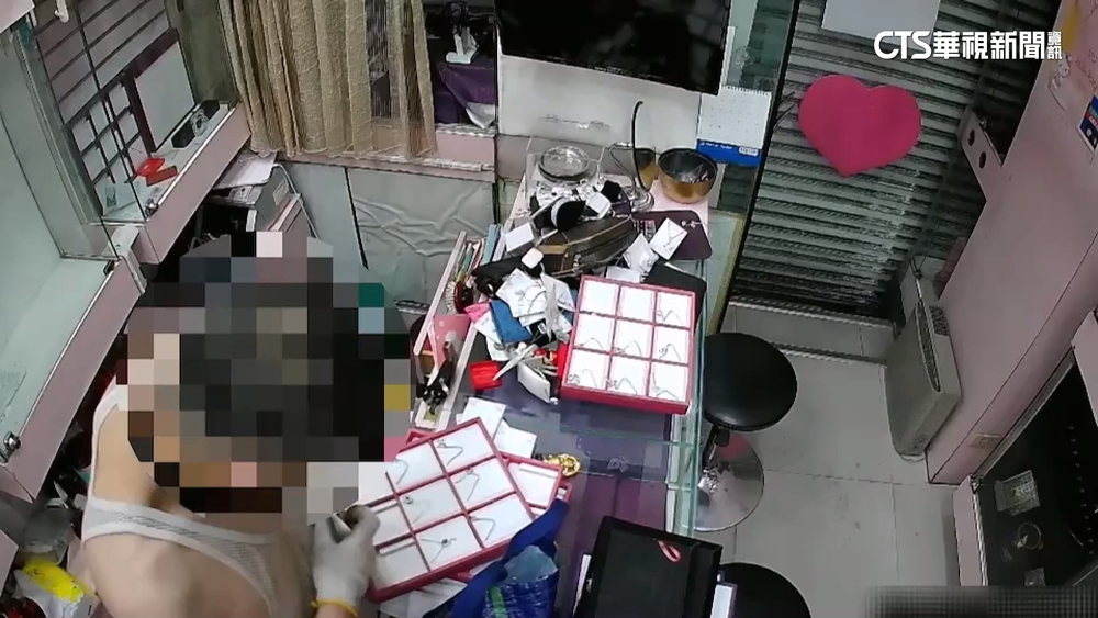 鑿牆穿壁偷銀樓！　歹徒「租隔壁空屋」挖洞行竊