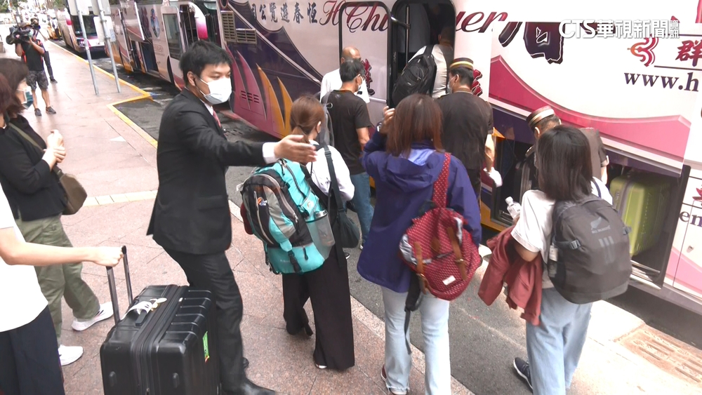 飛機故障晚一天飛大馬　亞航賠償住5星飯店包3餐