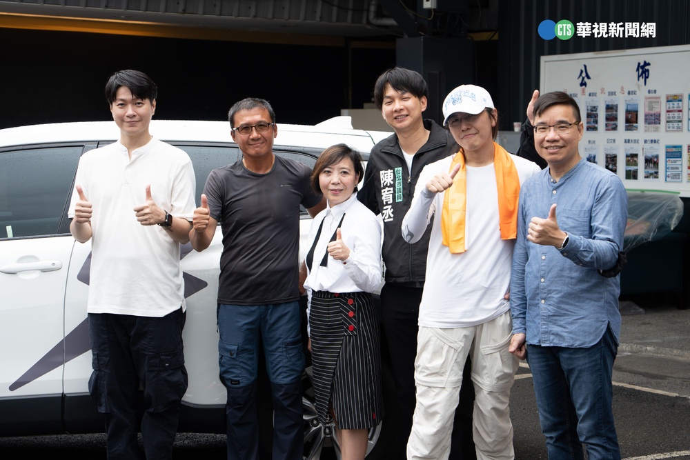 讓愛散播全台灣！上百位計程車司機35天公益環島　黃少谷陪走最後一哩路