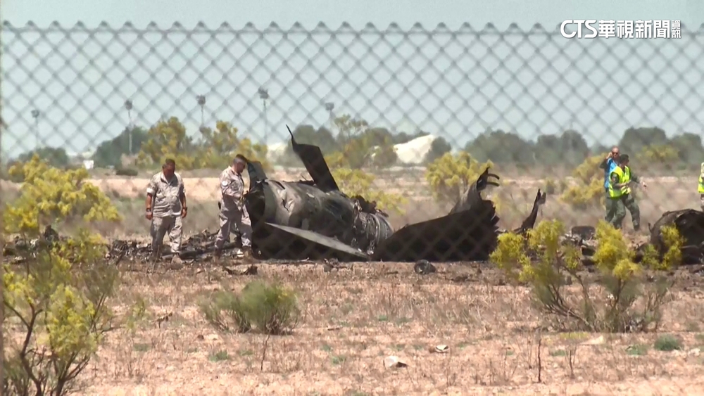 西班牙大黃蜂戰鬥機墜毀　飛行員彈射生還