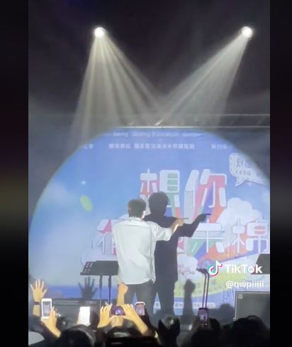 蕭煌奇「背對觀眾唱歌」地獄畫面曝光！工作人員遭罵翻　本人親自還原真相