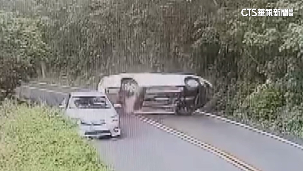 狠警追撞5次害翻車　受傷駕駛：存心致我於死