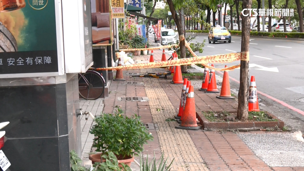 行人地獄不只馬路...　走人行道宛如「障礙賽」