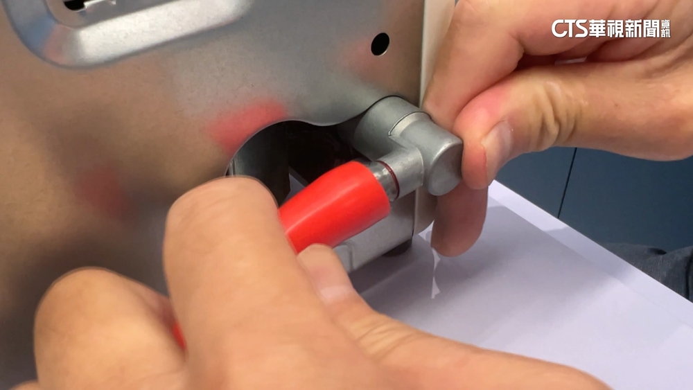 水電工換熱水器沒封軟管　害屋主煮飯氣爆亡