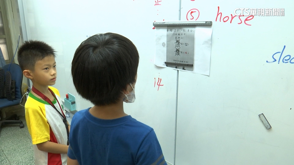 你會嗎？　幼兒園「甲蟲花色算數」　考倒一票人