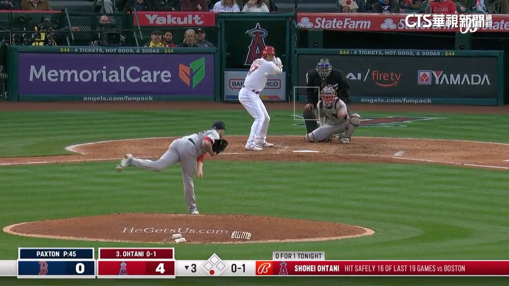 賽前與樂天女孩合照.握手　大谷炸裂第12轟！