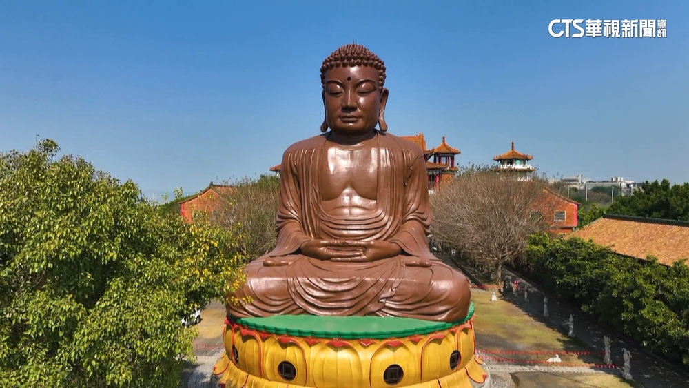 八卦山大佛變身「巧克力色」　民眾：像做了護膚