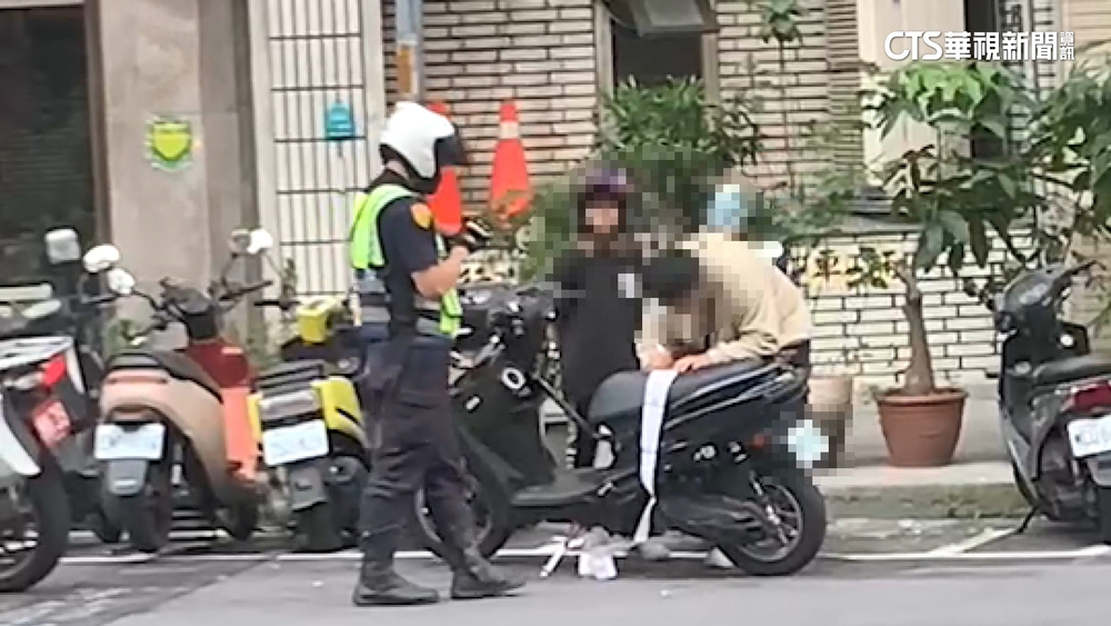 機車改裝遭開4罰單　12張單據網友笑「偶像簽名」