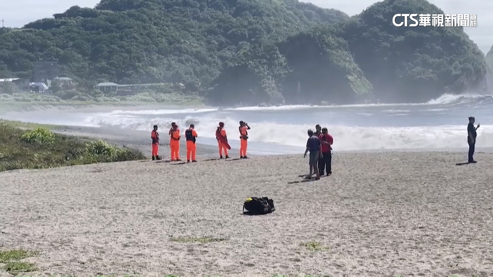 「網友首次見面」踏浪被捲走　失蹤少女僅12歲！