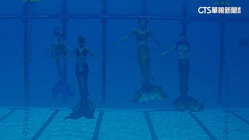 水中展現肢體之美！　台灣首屆「人魚表演賽」登場